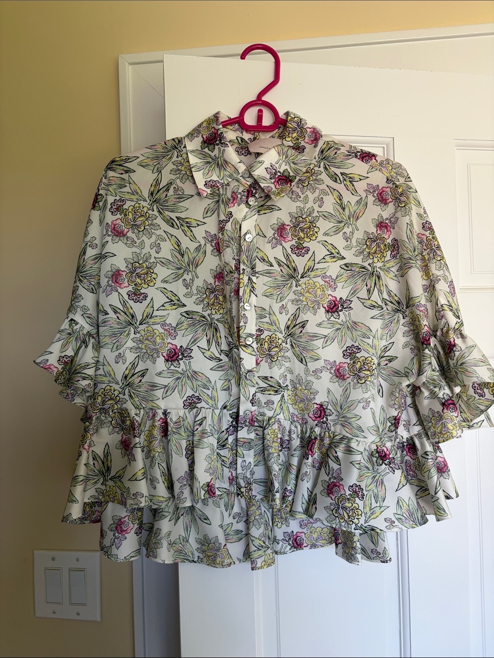 cinq a sept Floral Ruffle Button Top